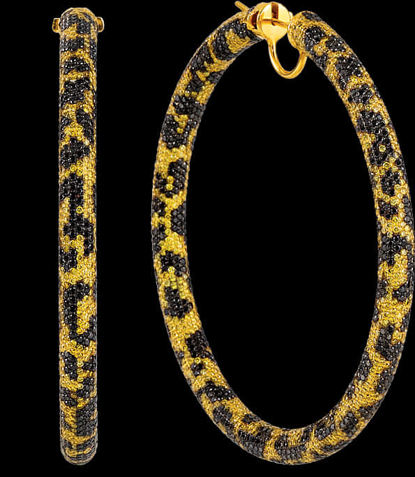 A Yellow And Black Beaded Necklace PNG